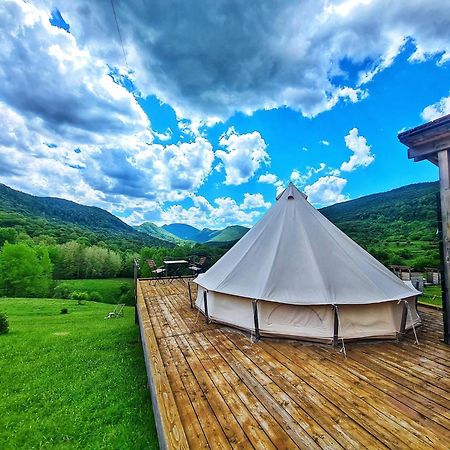 The Hunters Glamping Hotel Ciudanovita Bagian luar foto