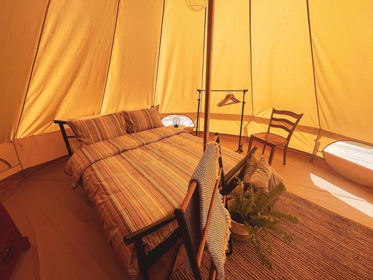 The Hunters Glamping Hotel Ciudanovita Bagian luar foto