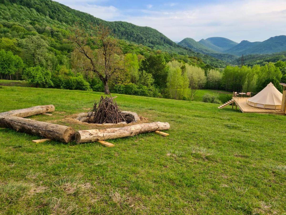 The Hunters Glamping Hotel Ciudanovita Bagian luar foto