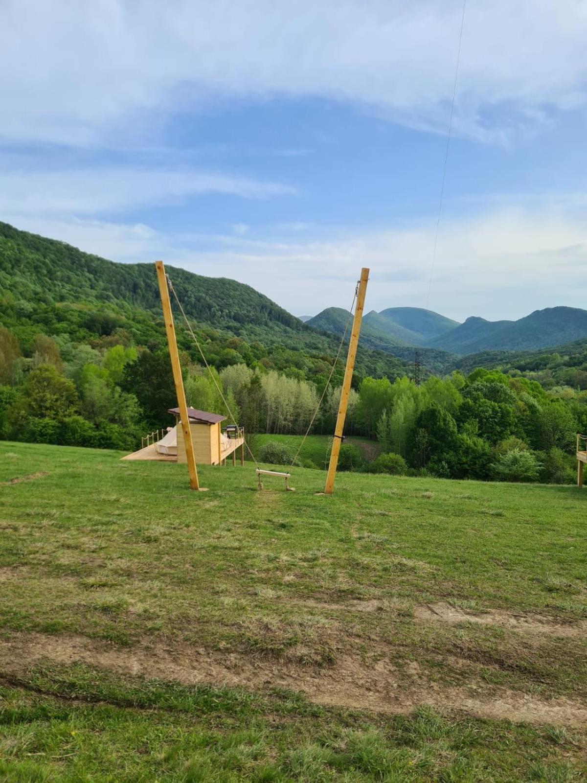 The Hunters Glamping Hotel Ciudanovita Bagian luar foto